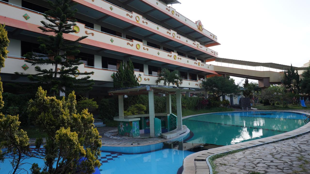 Hotel Surya Indah Batu Malang Exterior foto