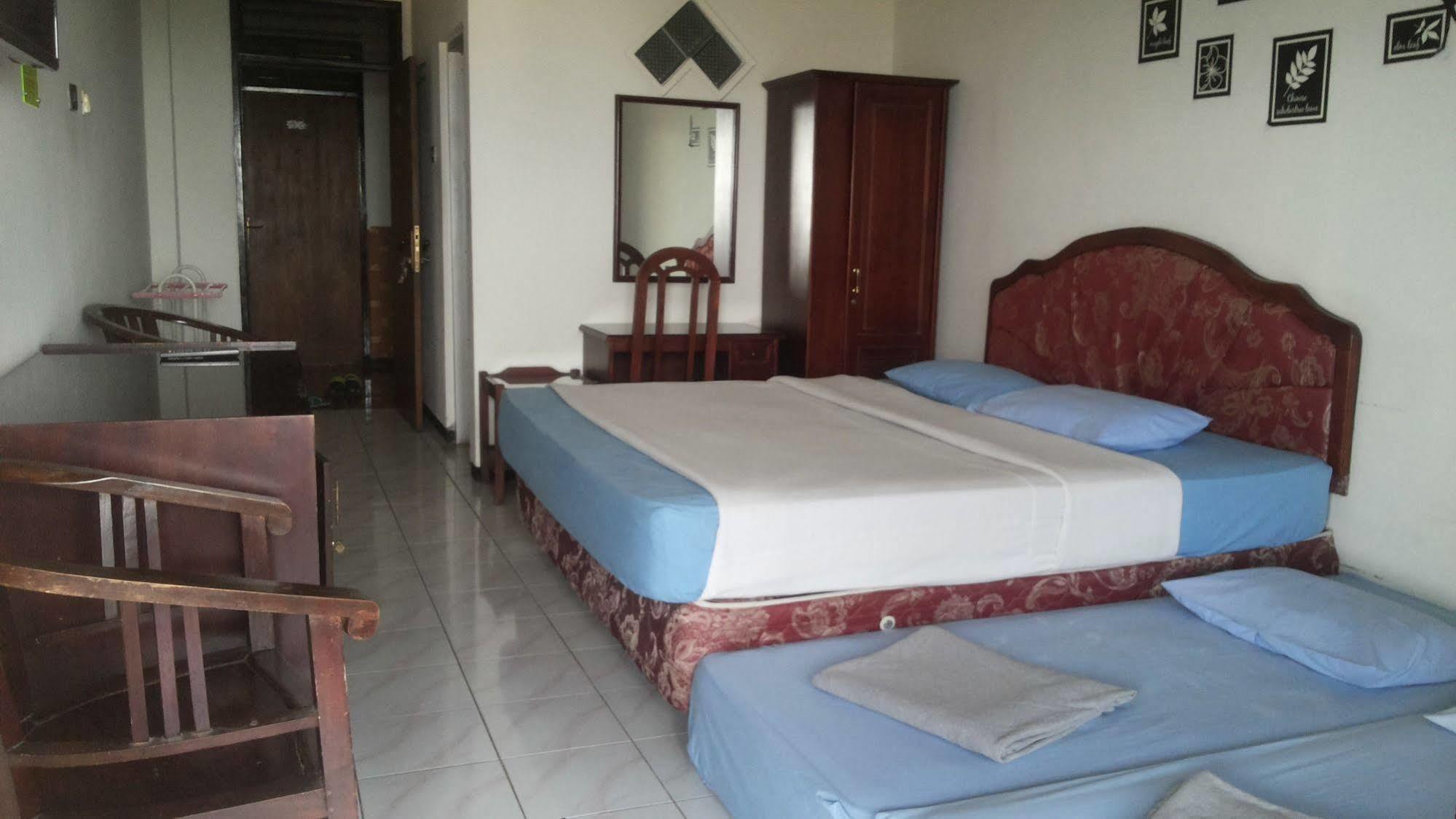 Hotel Surya Indah Batu Malang Exterior foto