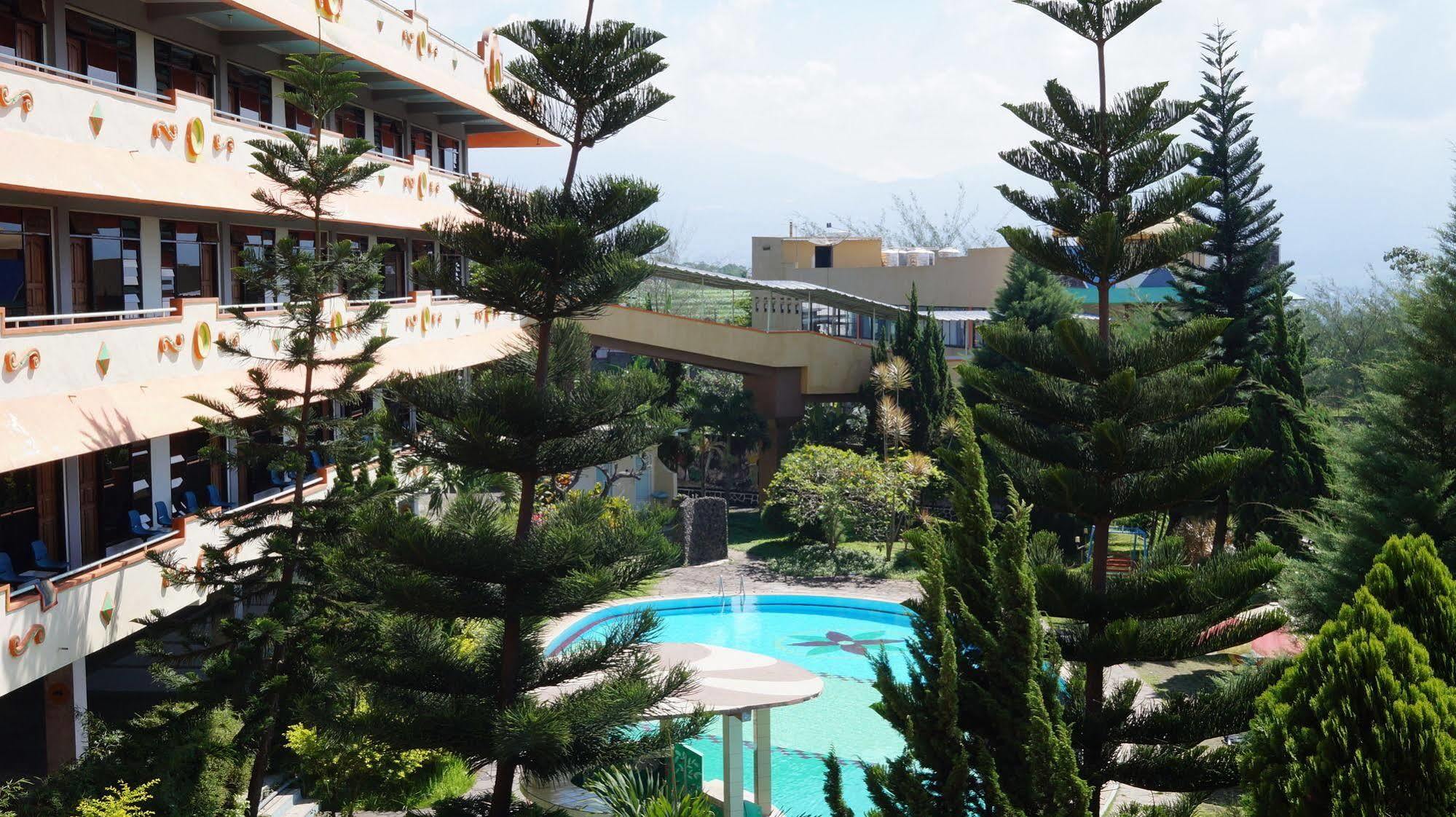 Hotel Surya Indah Batu Malang Exterior foto